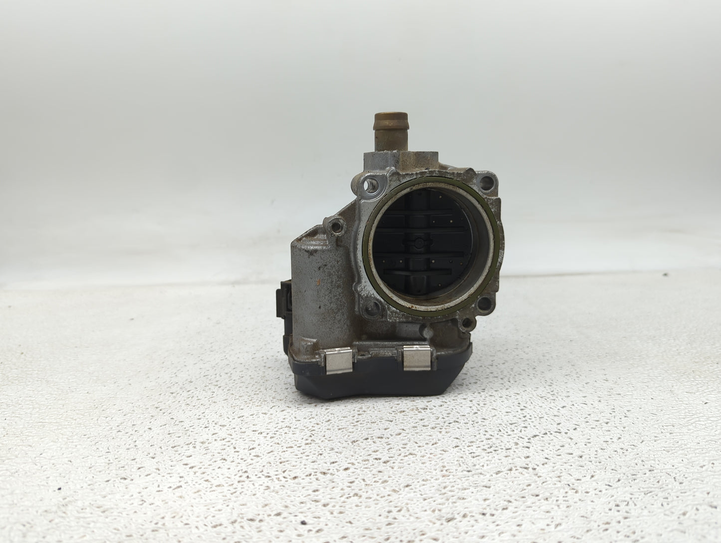 2012-2016 Bmw 328i Throttle Body P/N:7588625-04 A2C83786800 Fits Fits 2012 2013 2014 2015 2016 2017 2018 OEM Used Auto Parts