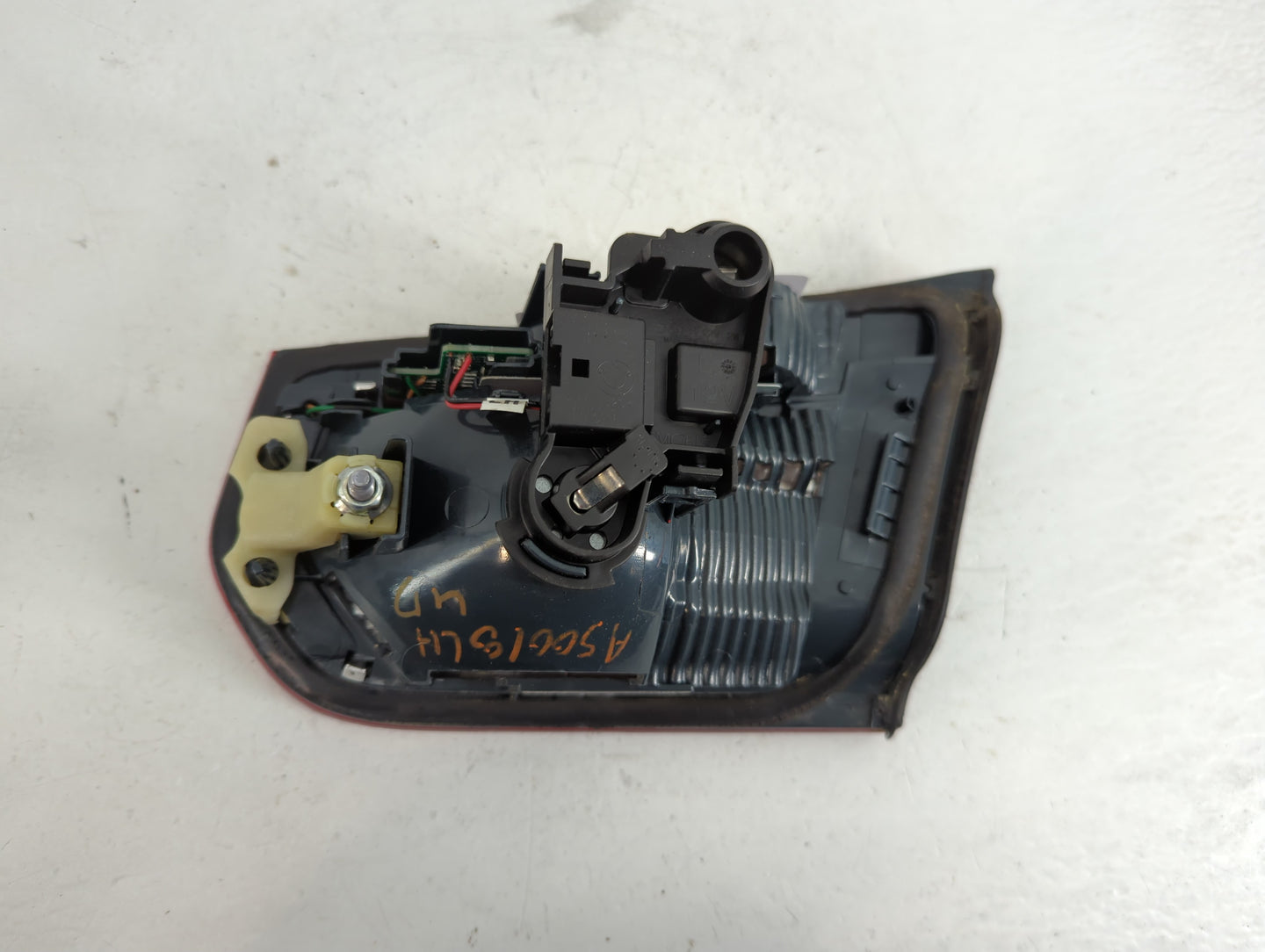 2015 Bmw 328xi Tail Light Assembly Driver Left OEM P/N:H37371111027HRM Fits Fits 2012 2013 2014 OEM Used Auto Parts - Oemuse
