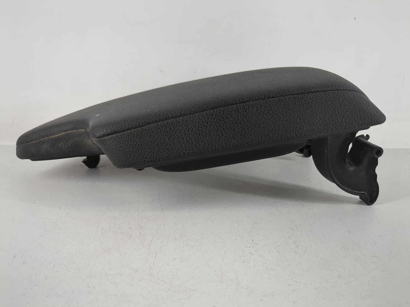 2012-2016 Bmw 328i Center Console Armrest Cover Lid Fits Fits 2012 2013 2014 2015 2016 2017 2018 2019 OEM Used Auto Parts - 