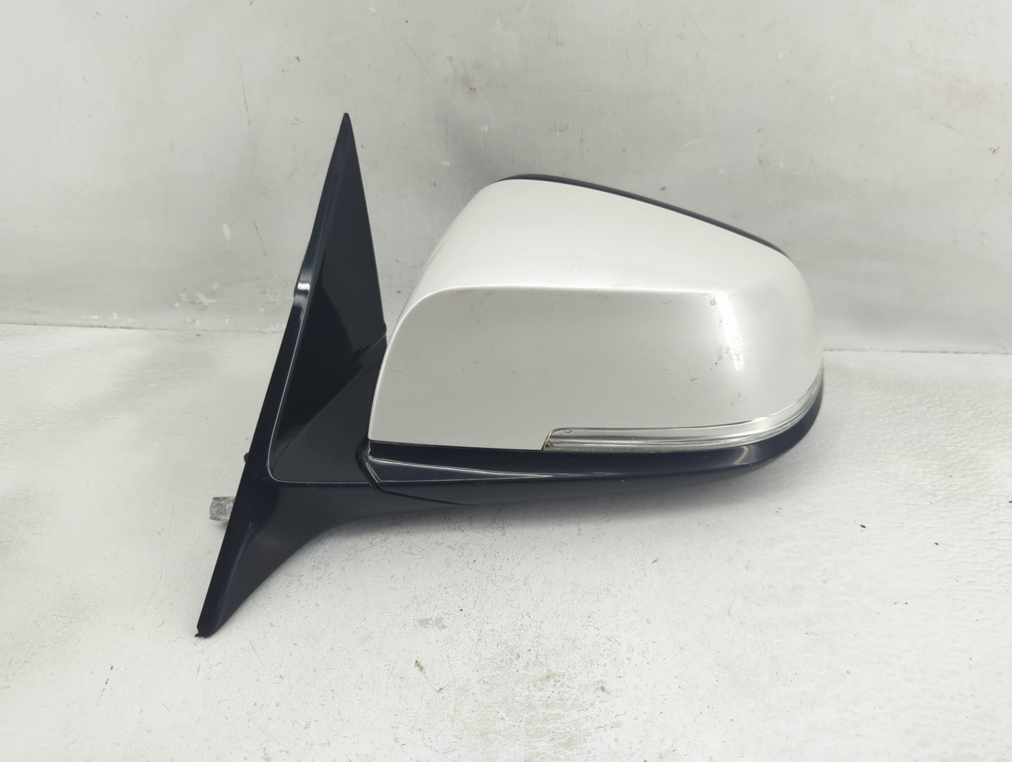 2013-2016 Bmw 328i Driver Side View Mirror - Left Door Mirror OEM Used - Oemusedautoparts1.com