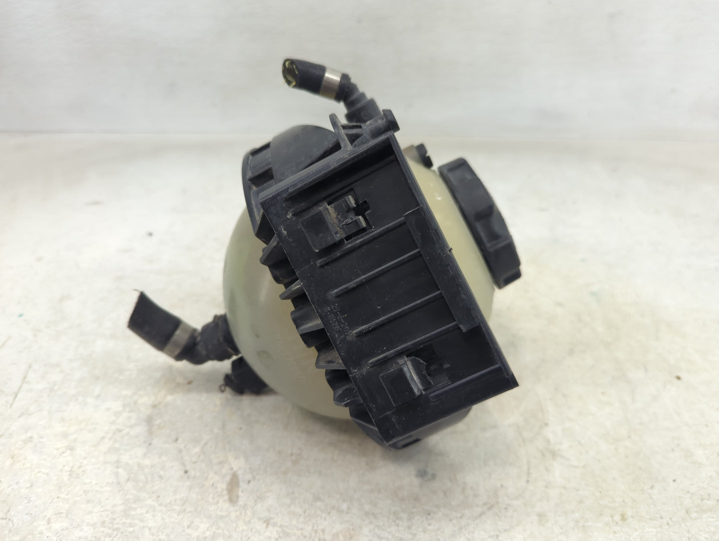 2012-2016 Bmw 328i Radiator Coolant Overflow Expansion Tank Bottle 1390028 - Oemusedautoparts1.com