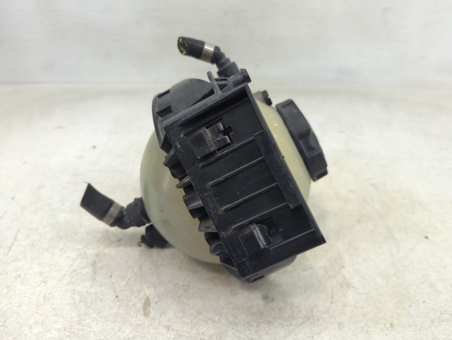 2012-2016 Bmw 328i Radiator Coolant Overflow Expansion Tank Bottle 1390028 - Oemusedautoparts1.com