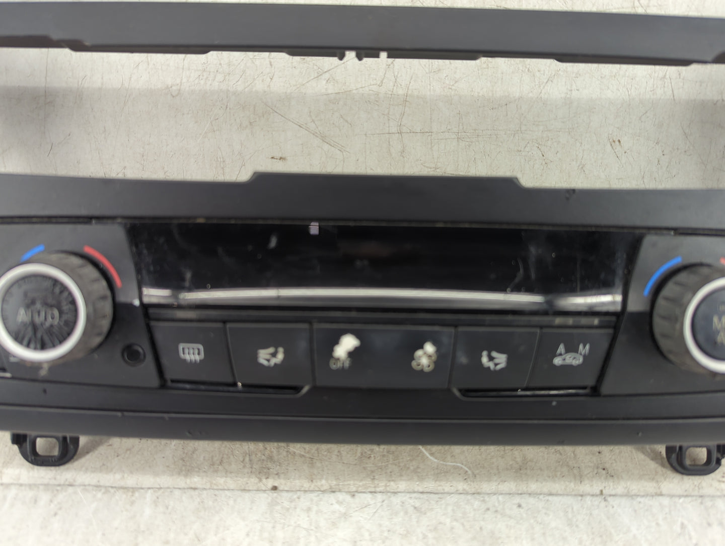 2015 Bmw 328i Climate Control Module Temperature AC/Heater Replacement Fits OEM Used Auto Parts - Oemusedautoparts1.com