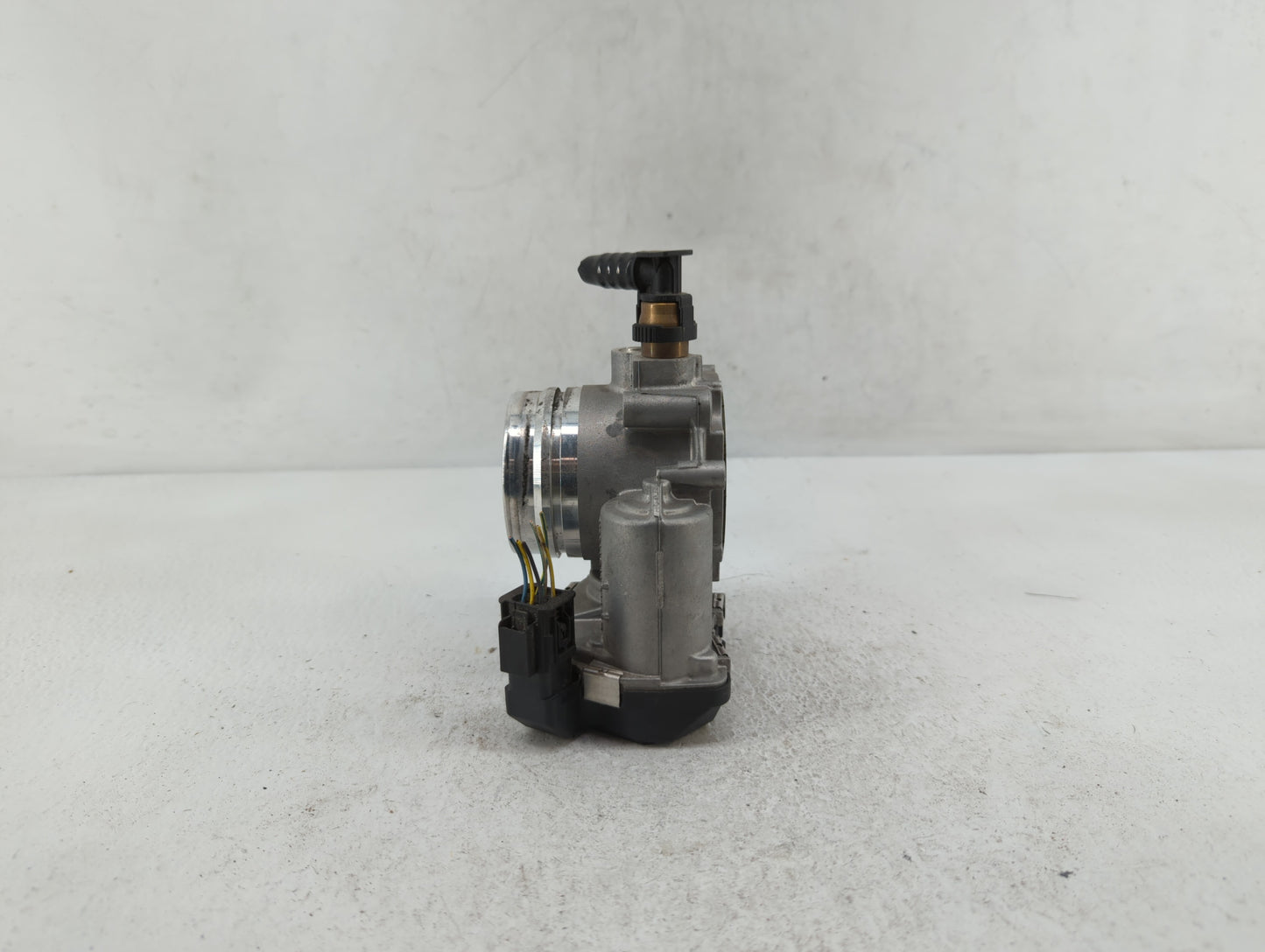 2012-2016 Bmw 328i Throttle Body P/N:1354 7588625 Fits Fits 2012 2013 2014 2015 2016 2017 2018 OEM Used Auto Parts - Oemused