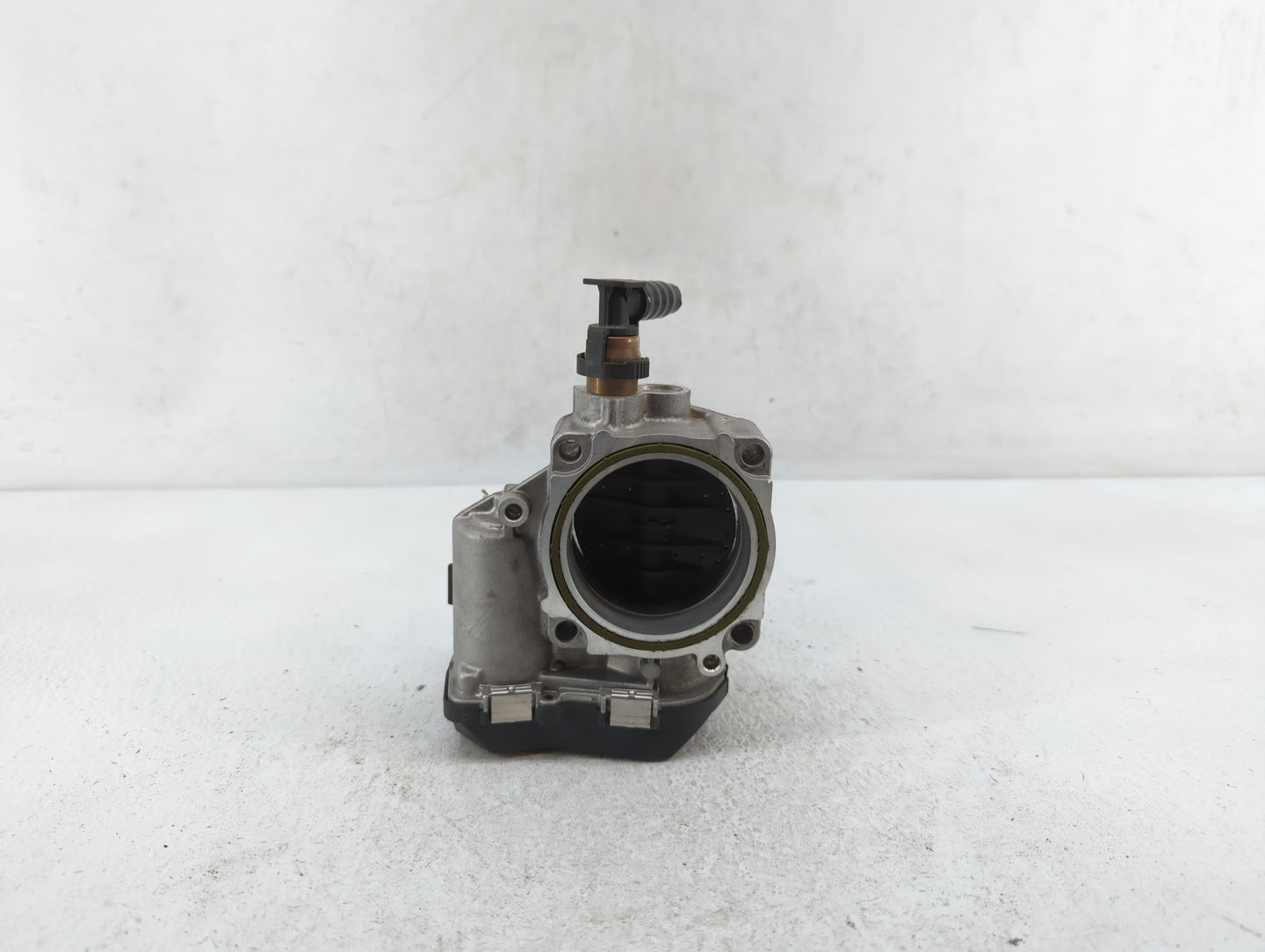 2012-2016 Bmw 328i Throttle Body P/N:1354 7588625 Fits Fits 2012 2013 2014 2015 2016 2017 2018 OEM Used Auto Parts - Oemused