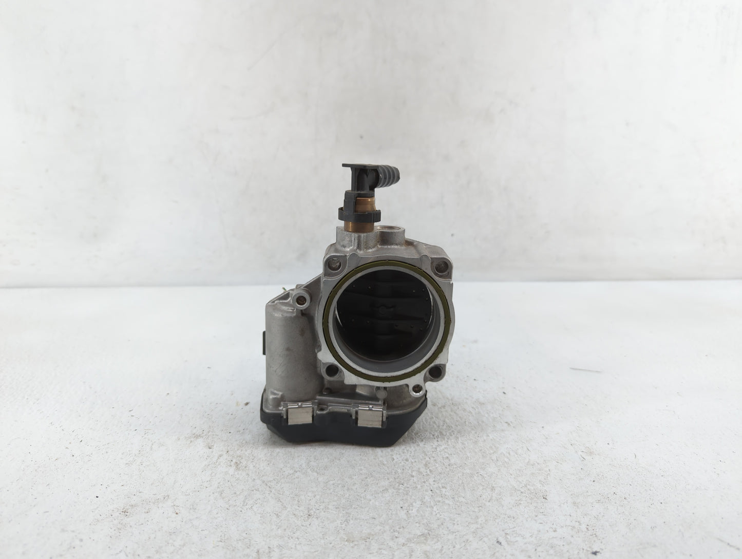 2012-2016 Bmw 328i Throttle Body P/N:1354 7588625 Fits Fits 2012 2013 2014 2015 2016 2017 2018 OEM Used Auto Parts - Oemused