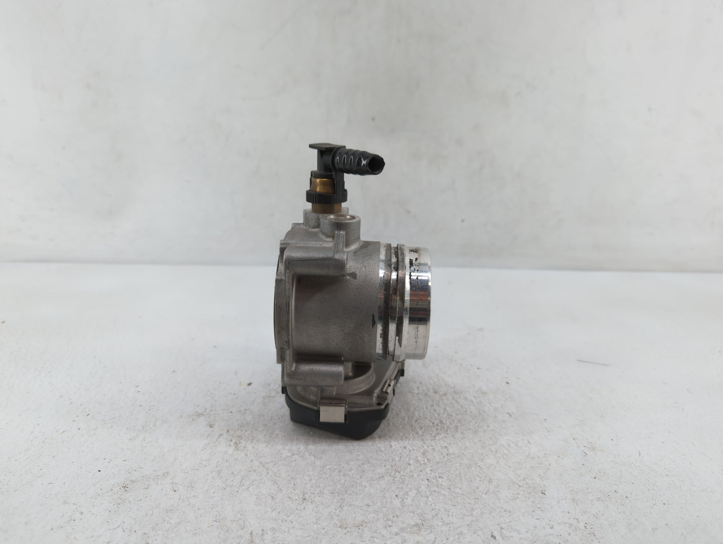 2012-2016 Bmw 328i Throttle Body P/N:1354 7588625 Fits Fits 2012 2013 2014 2015 2016 2017 2018 OEM Used Auto Parts - Oemused