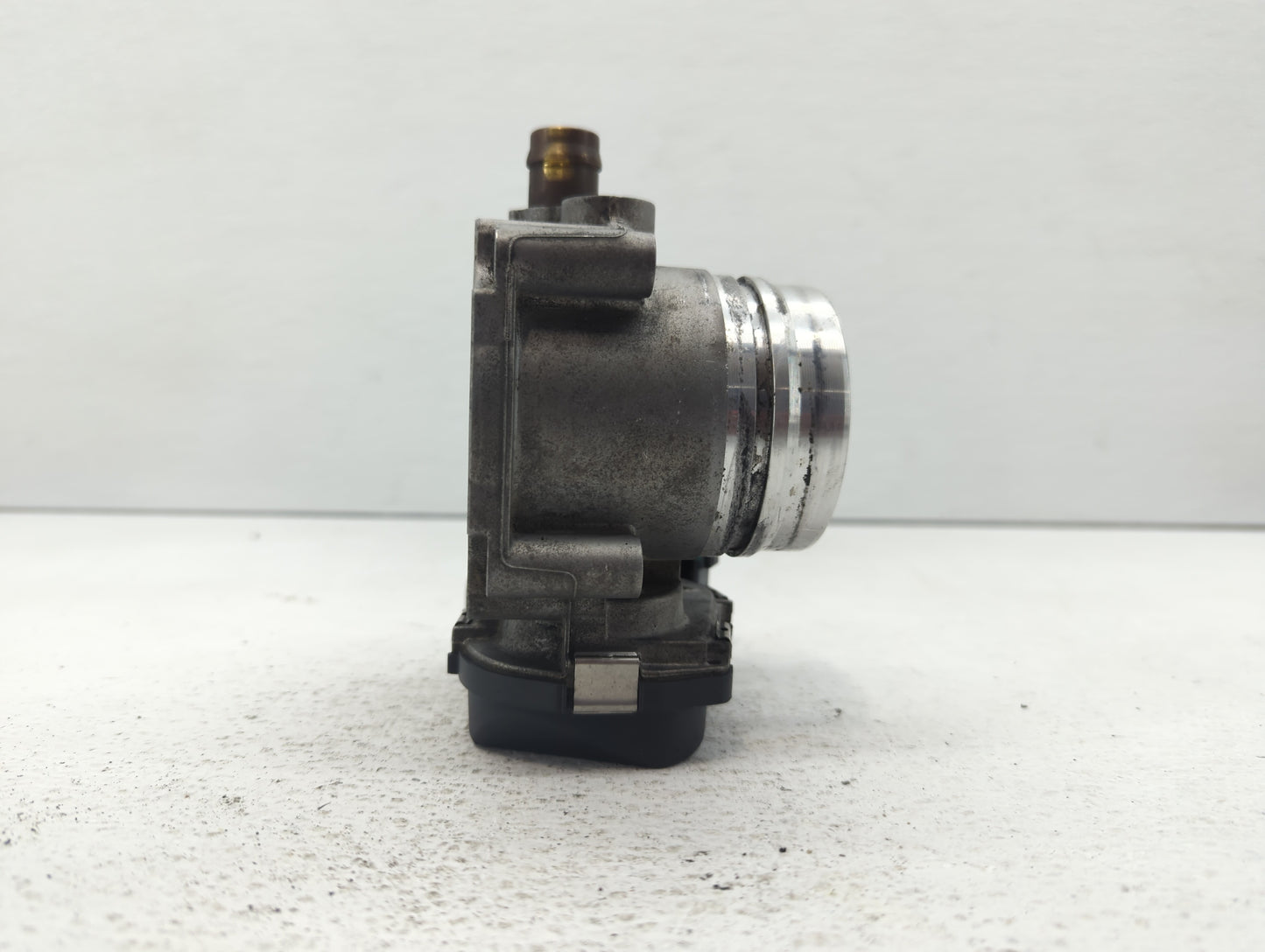 2012-2016 Bmw 328i Throttle Body P/N:1354 7588625-02 1354 7588625-04, 1354 7588625-03 Fits Fits 2012 2013 2014 2015 2016 201
