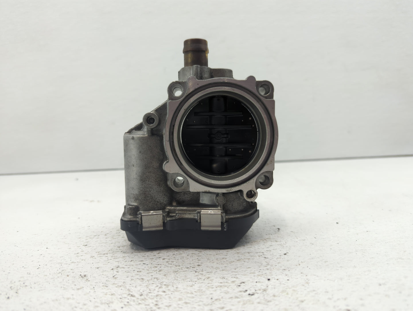 2012-2016 Bmw 328i Throttle Body P/N:1354 7588625-02 1354 7588625-04, 1354 7588625-03 Fits Fits 2012 2013 2014 2015 2016 201