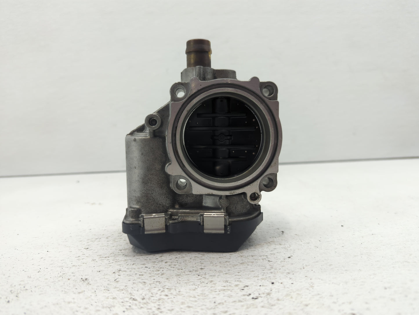 2012-2016 Bmw 328i Throttle Body P/N:1354 7588625-02 1354 7588625-04, 1354 7588625-03 Fits Fits 2012 2013 2014 2015 2016 201