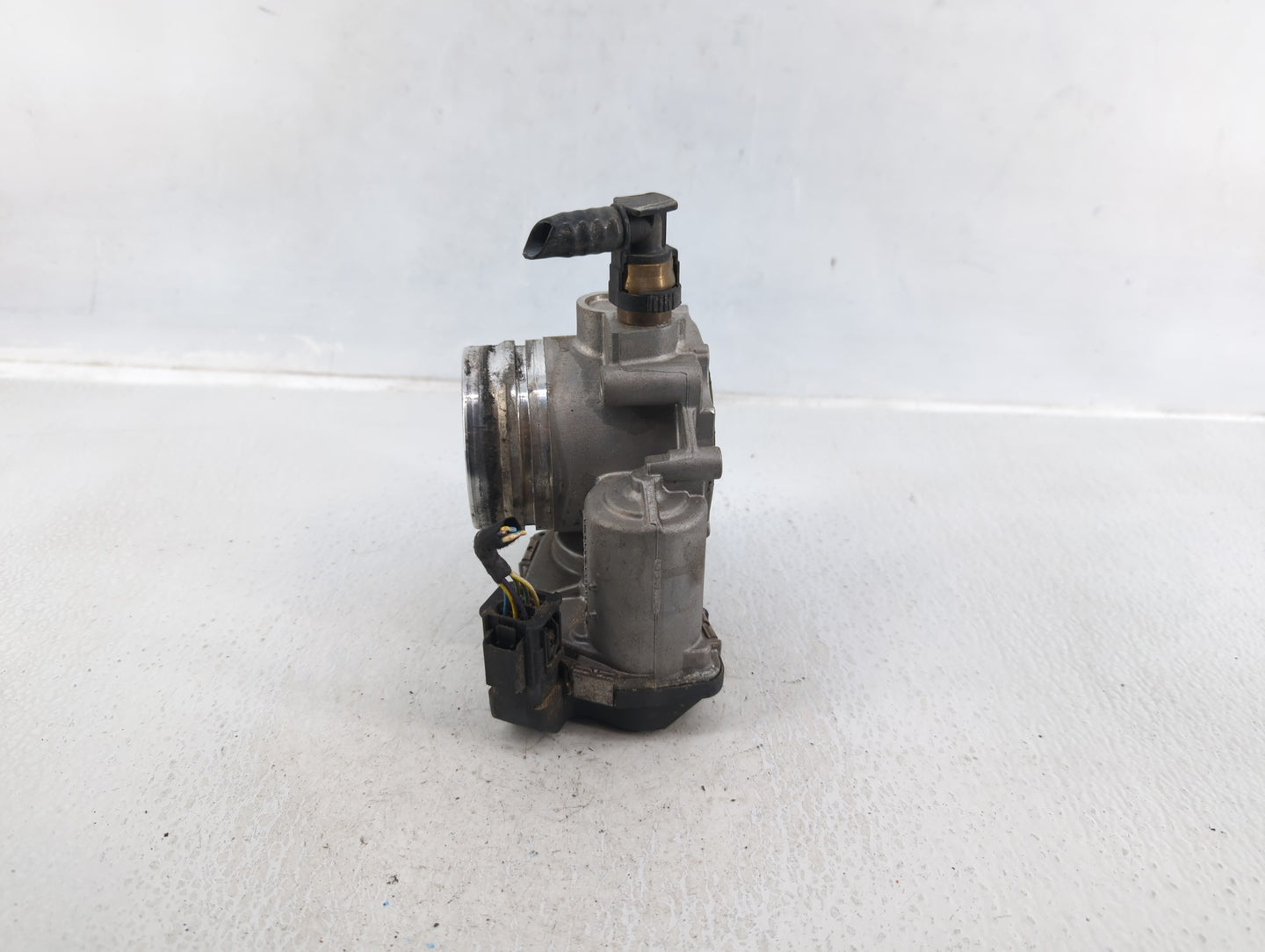 2012-2016 Bmw 328i Throttle Body P/N:1354 7588625-04 Fits Fits 2012 2013 2014 2015 2016 2017 2018 OEM Used Auto Parts - Oemu