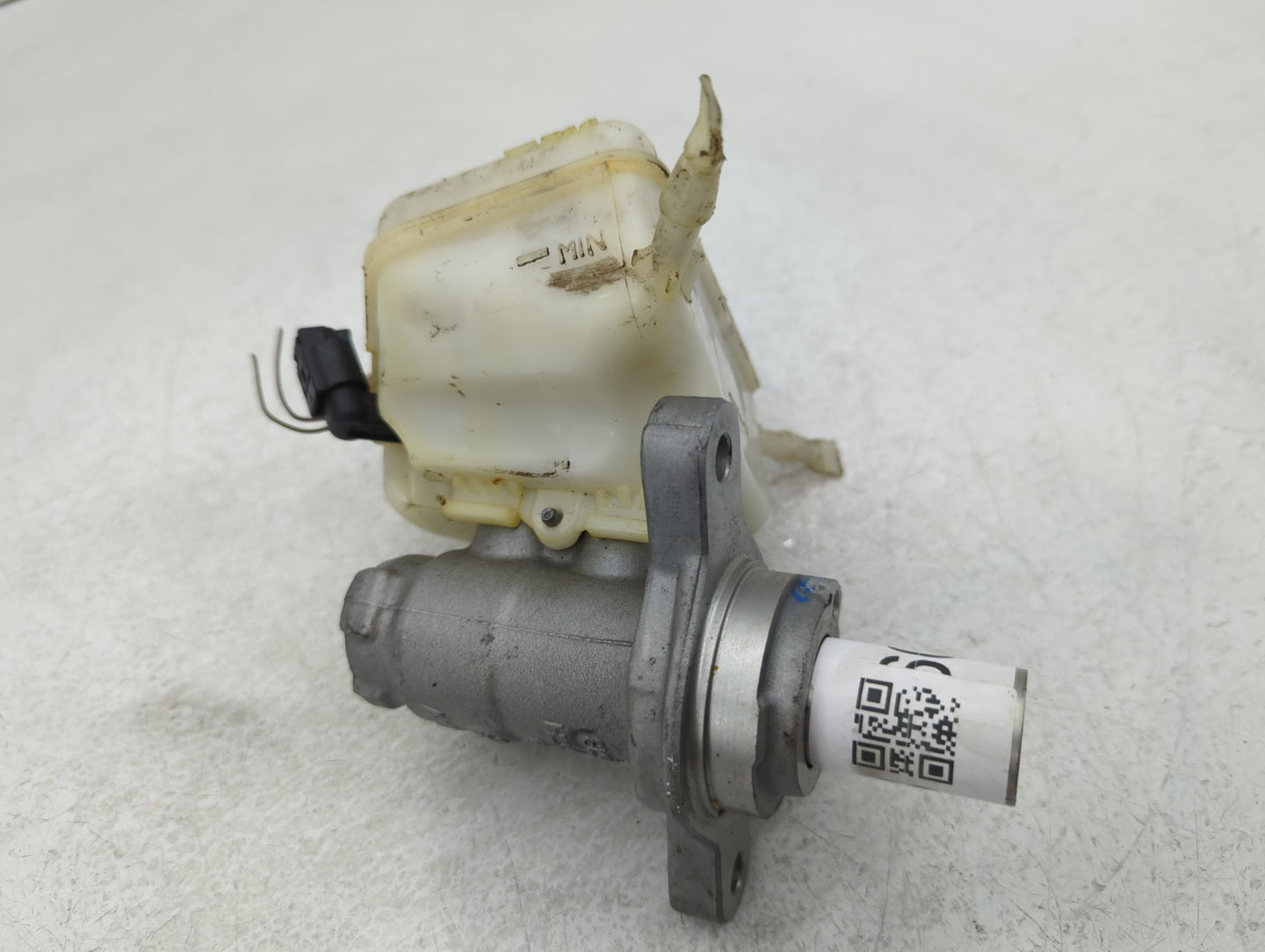 2012-2016 Bmw 328i Brake Master Cylinder 609738 - Oemusedautoparts1.com