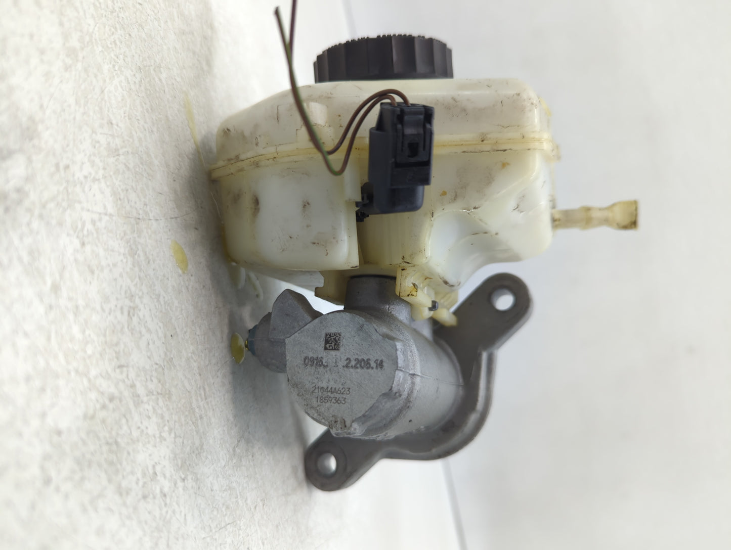 2012-2016 Bmw 328i Brake Master Cylinder 609738 - Oemusedautoparts1.com
