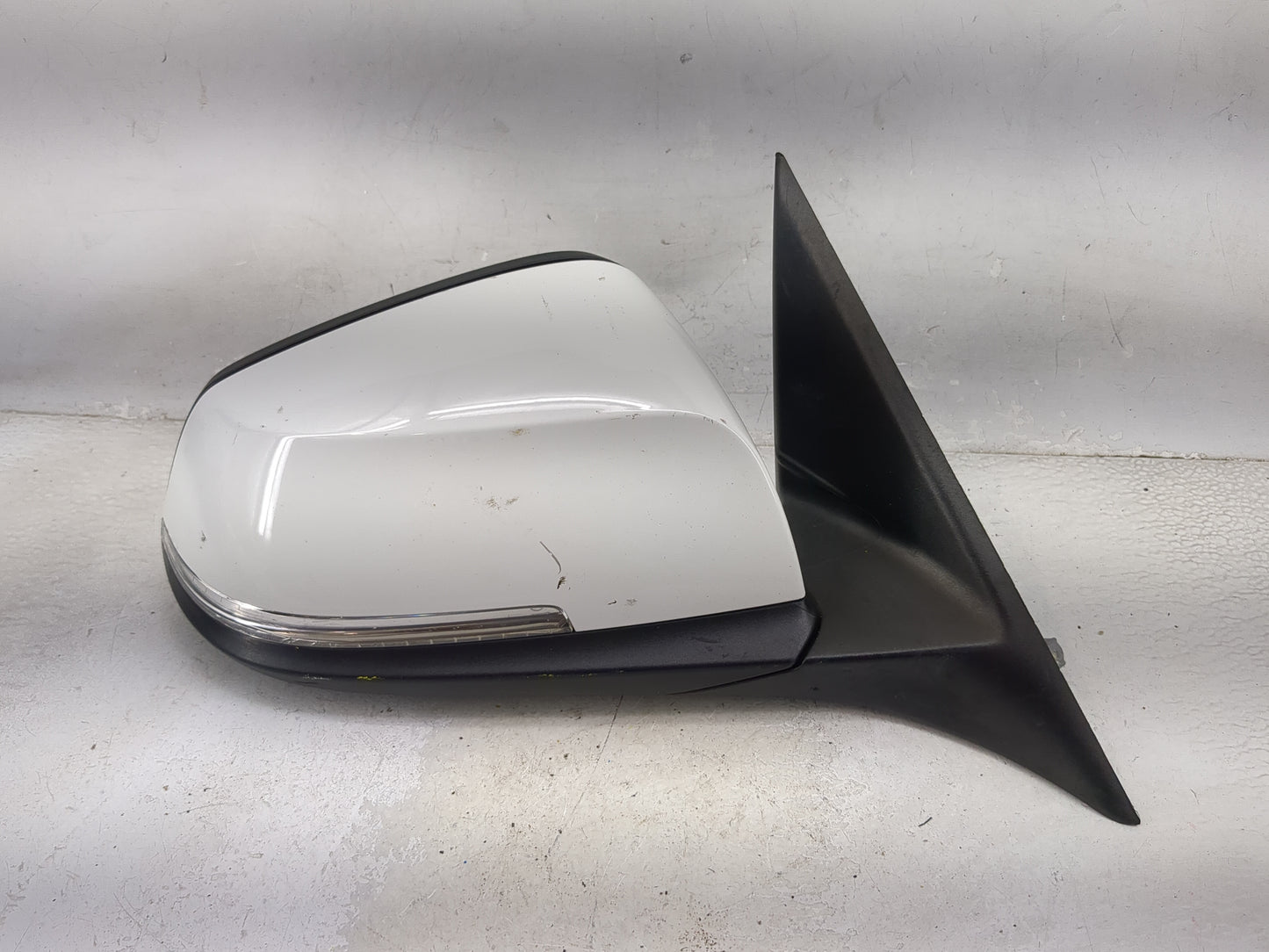 2010-2013 Bmw 335i Driver Side View Mirror - Left Door Mirror OEM Used - Oemusedautoparts1.com