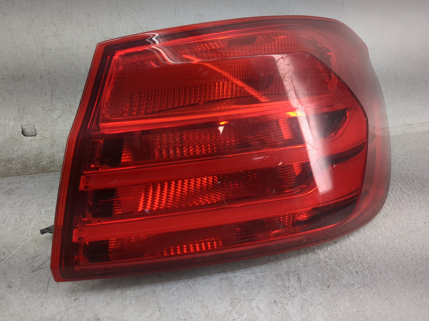 2014-2016 Bmw 428i Tail Light Assembly Passenger Right OEM P/N:618074 618072 Fits Fits 2014 2015 2016 2017 OEM Used Auto Par