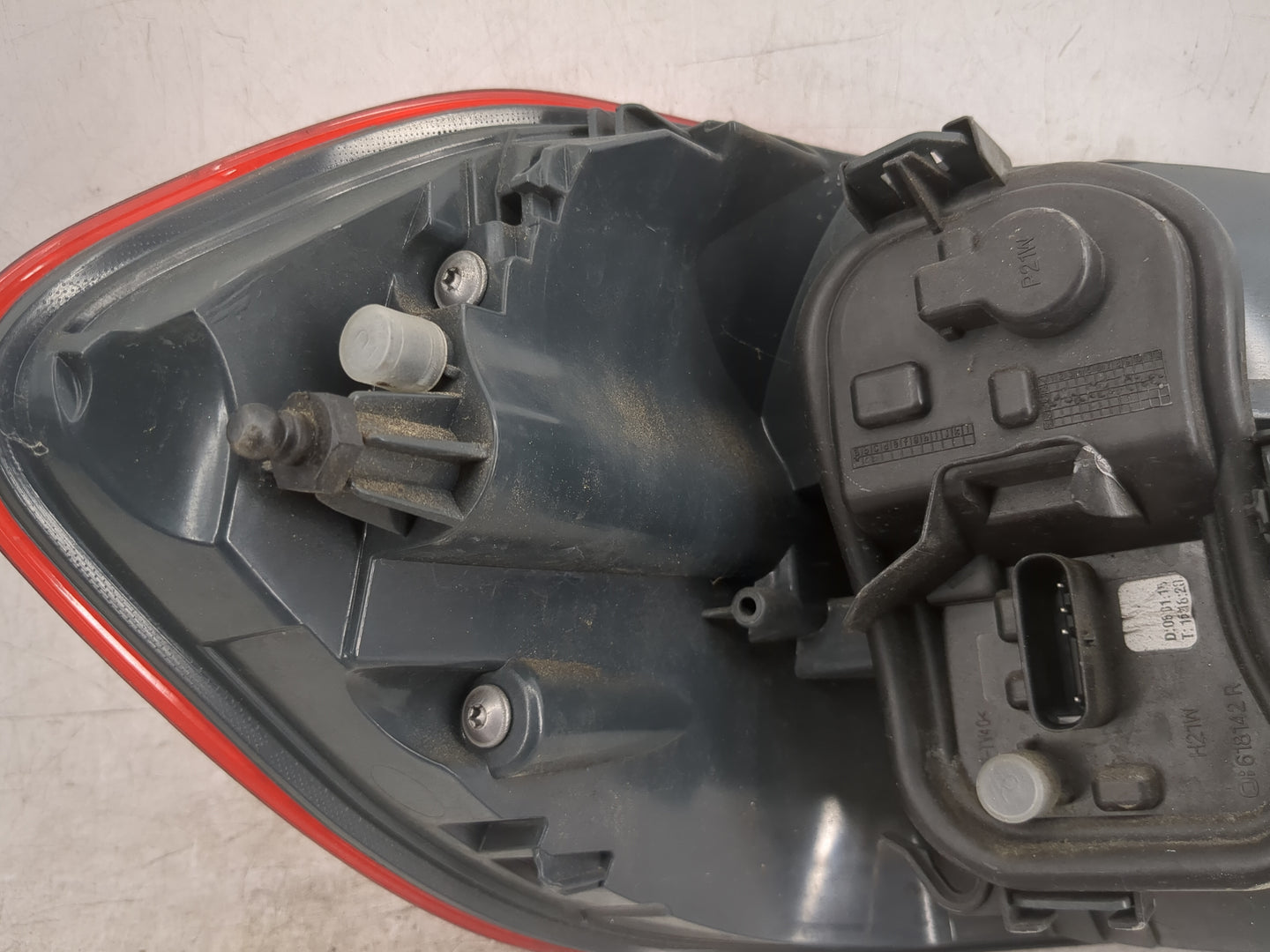 2014-2016 Bmw 428i Tail Light Assembly Passenger Right OEM P/N:618074 618072 Fits Fits 2014 2015 2016 2017 OEM Used Auto Par