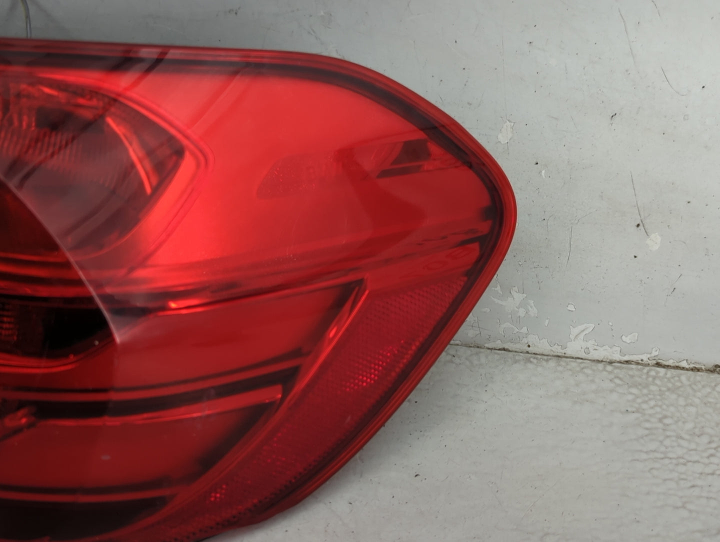 2014-2016 Bmw 428i Tail Light Assembly Passenger Right OEM P/N:7296100 Fits Fits 2014 2015 2016 2017 OEM Used Auto Parts - O