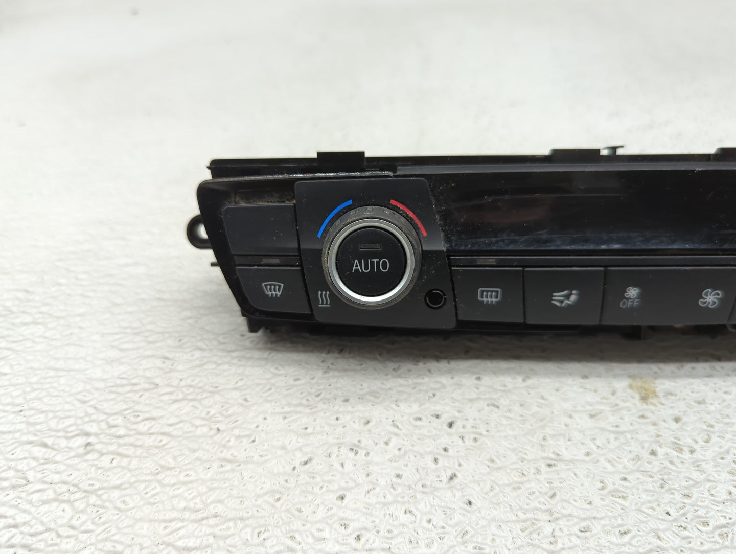 2014-2015 Bmw 428i Climate Control Module Temperature AC/Heater Replacement P/N:9354143-01 Fits Fits 2014 2015 2016 OEM Used