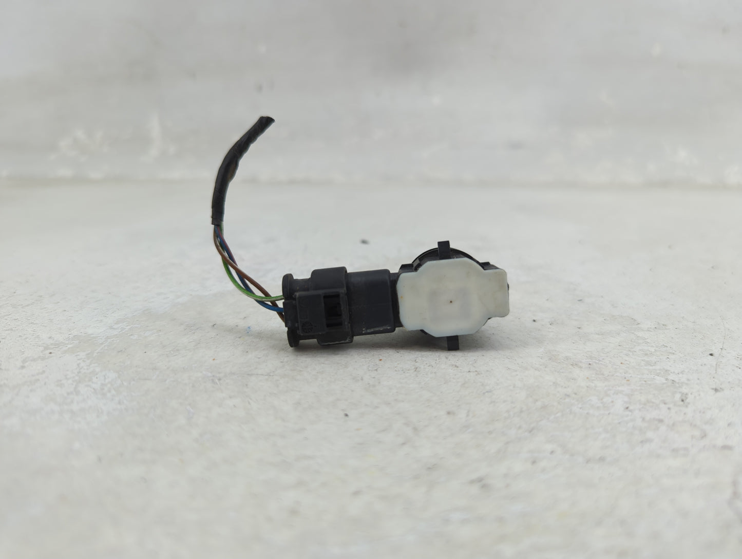 2015 Bmw 428i Front Park Assist Sensor White - Oemusedautoparts1.com