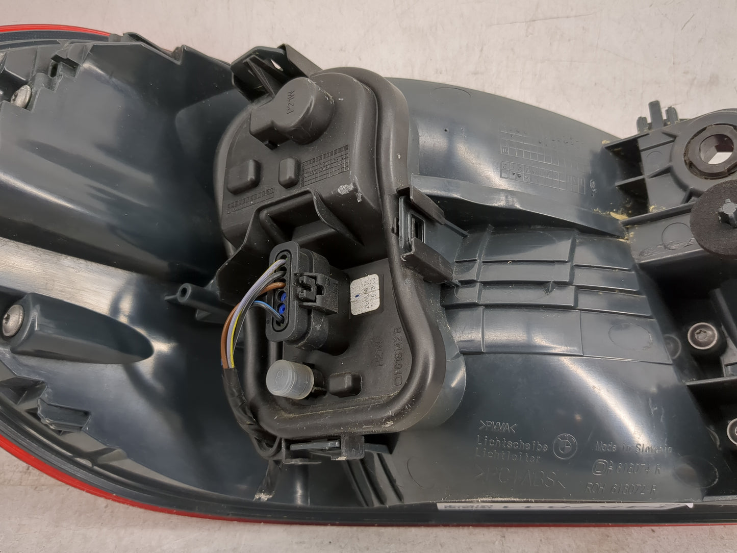 2014-2016 Bmw 428i Tail Light Assembly Passenger Right OEM P/N:7296100 Fits Fits 2014 2015 2016 2017 OEM Used Auto Parts - O