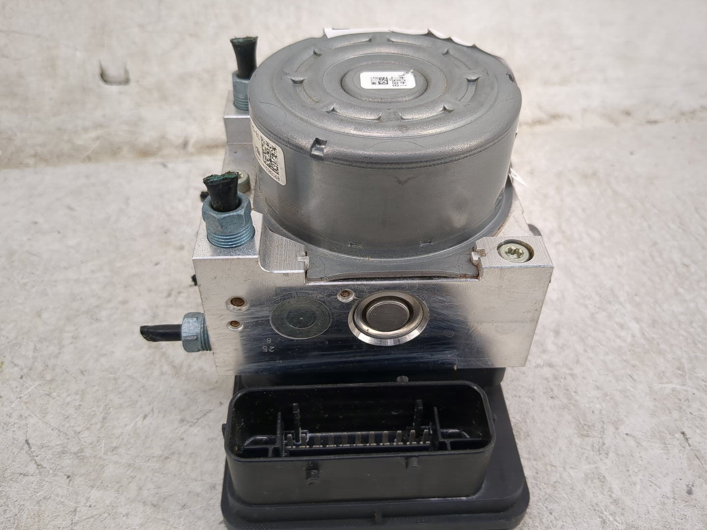 2014-2016 Bmw 428i ABS Pump Control Module Replacement P/N:3451-6869725-01 10.0220-0409.4 Fits OEM Used Auto Parts - Oemused