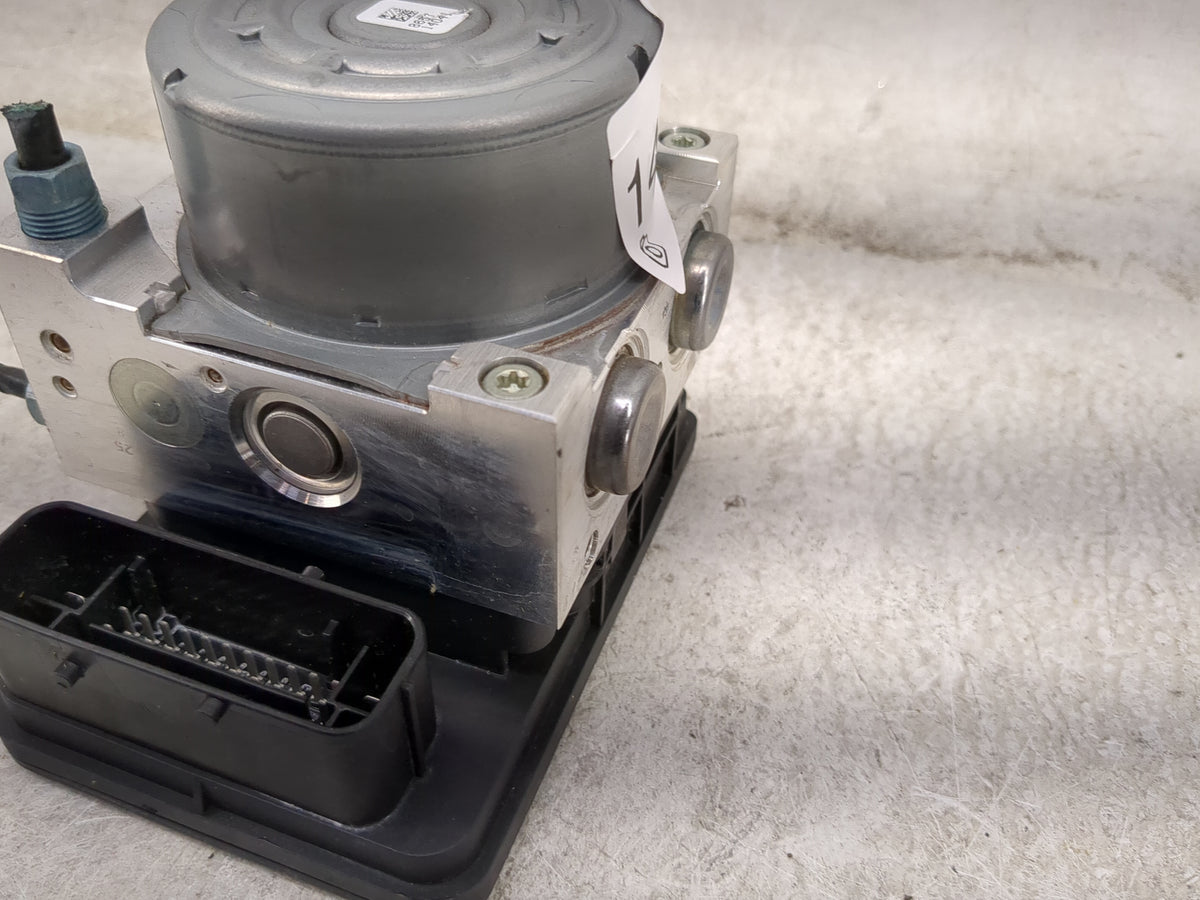 2014-2016 Bmw 428i Anti-Lock Brake ABS Pump Module Actuator OEM P/N:3451-6869725-01 10.0220-0409.4 Fits OEM Used Auto Parts 