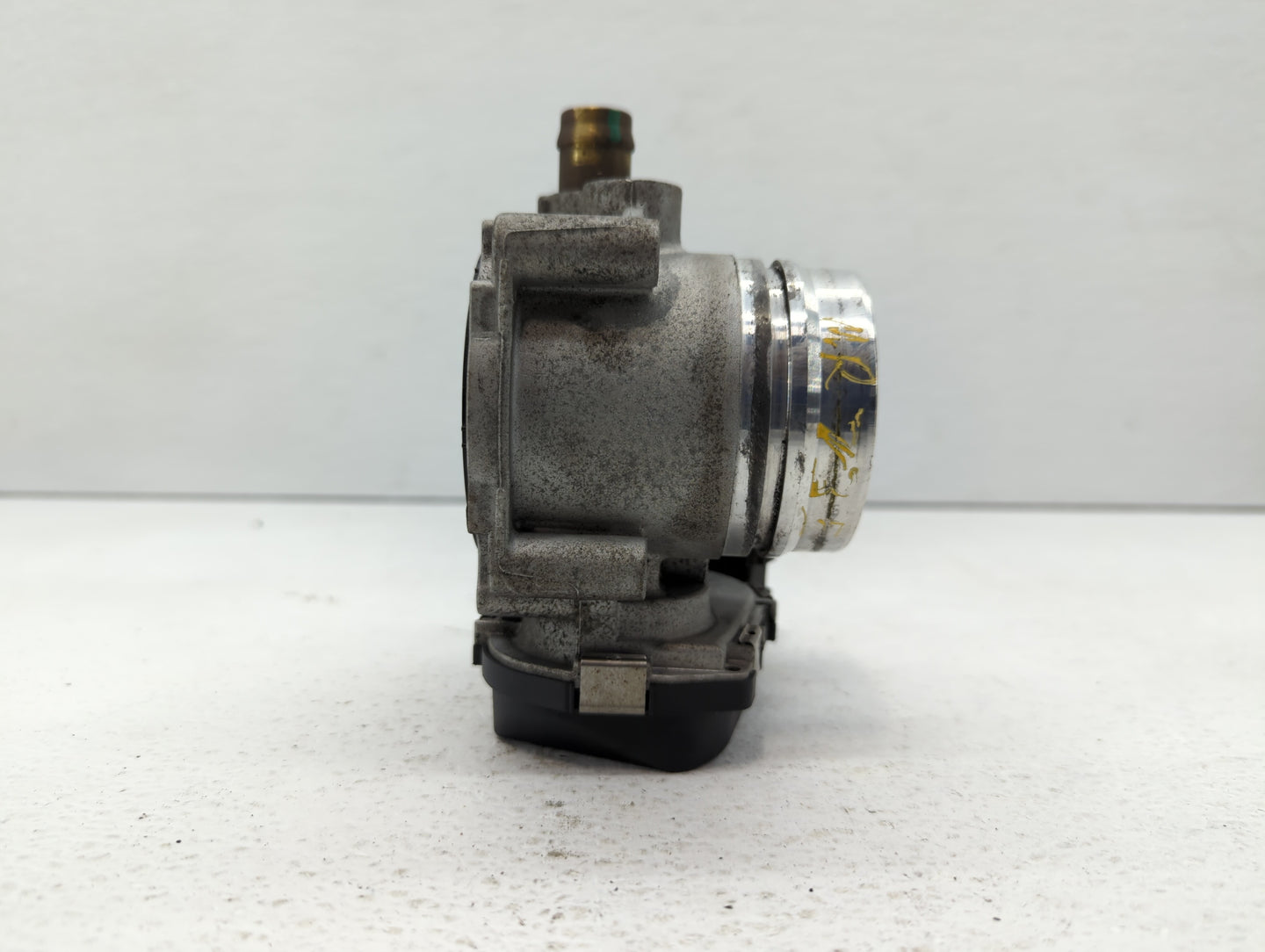 2014-2016 Bmw 428i Throttle Body P/N:1354 7588625-04 1354 7588625-03 Fits Fits 2012 2013 2014 2015 2016 2017 2018 OEM Used A