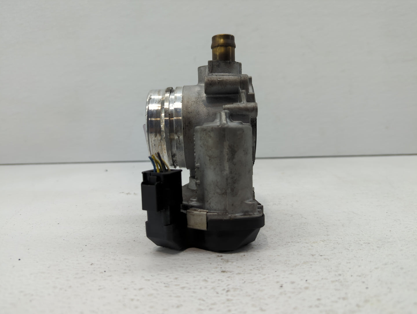 2014-2016 Bmw 428i Throttle Body P/N:1354 7588625-04 1354 7588625-03 Fits Fits 2012 2013 2014 2015 2016 2017 2018 OEM Used A