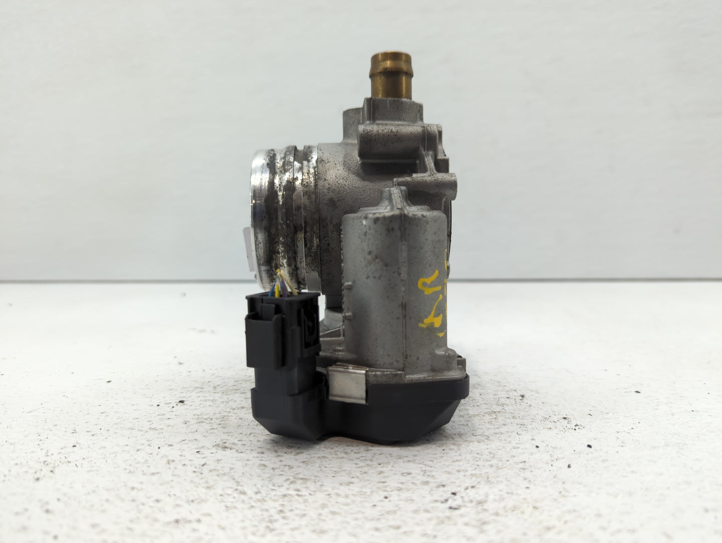 2014-2016 Bmw 428i Throttle Body P/N:1354 7588625-04 1354 7588625-03 Fits Fits 2012 2013 2014 2015 2016 2017 2018 OEM Used A