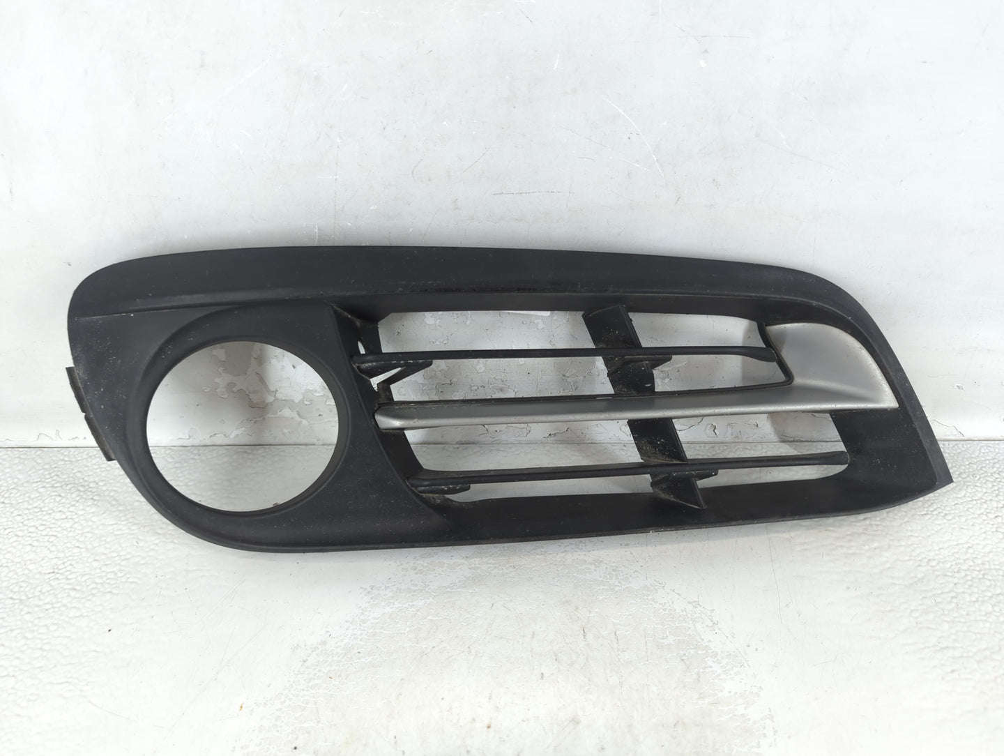 2014-2016 Bmw 528i Front Grille Bumper Not Included - Oemusedautoparts1.com