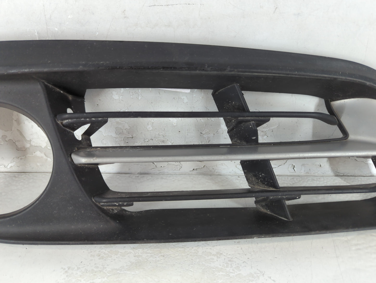 2014-2016 Bmw 528i Front Grille Bumper Not Included - Oemusedautoparts1.com