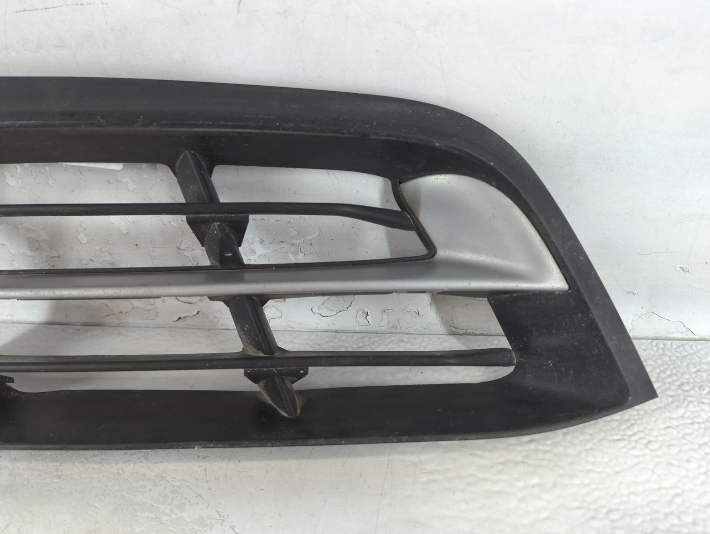 2014-2016 Bmw 528i Front Grille Bumper Not Included - Oemusedautoparts1.com