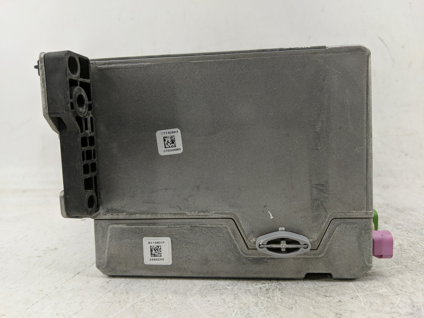 2015 Bmw 528i Radio AM FM Cd Player Receiver Replacement P/N:86120-30A80-C0 Fits OEM Used Auto Parts - Oemusedautoparts1.com