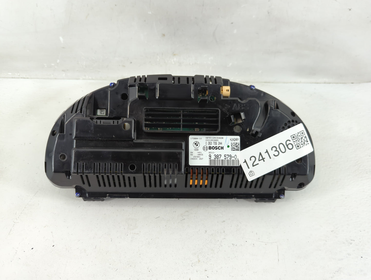2014-2016 Bmw 528i Instrument Cluster Speedometer Gauges P/N:9 387 579-0 0 263 726 244 Fits Fits 2014 2015 2016 2017 OEM Use