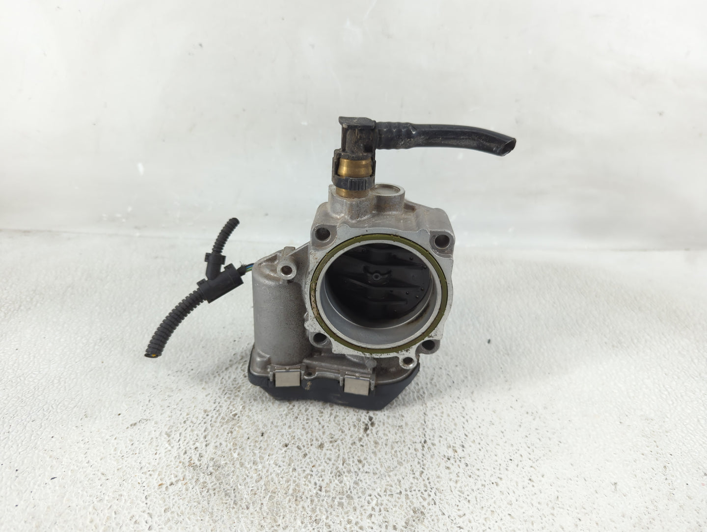 2012-2016 Bmw 528i Throttle Body P/N:A2C53355204 Fits Fits 2012 2013 2014 2015 2016 2017 2018 OEM Used Auto Parts - Oemuseda