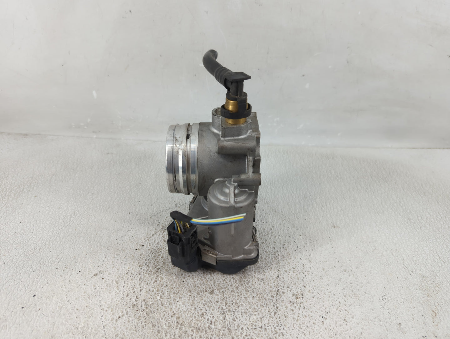 2012-2016 Bmw 528i Throttle Body P/N:A2C83786800 1354 7588625-04 Fits Fits 2012 2013 2014 2015 2016 2017 2018 OEM Used Auto 