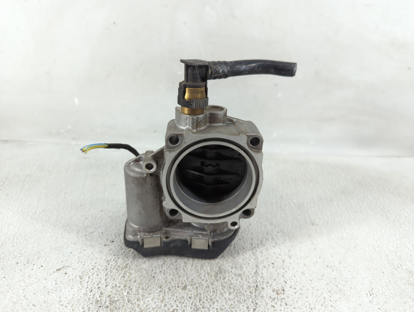 2012-2016 Bmw 528i Throttle Body P/N:A2C83786800 1354 7588625-04 Fits Fits 2012 2013 2014 2015 2016 2017 2018 OEM Used Auto 