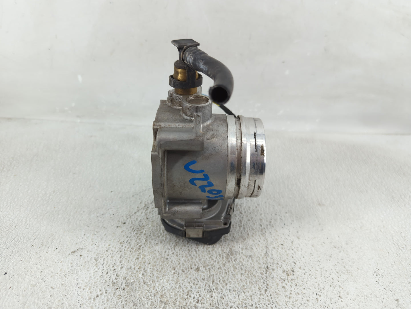 2012-2016 Bmw 528i Throttle Body P/N:A2C83786800 1354 7588625-04 Fits Fits 2012 2013 2014 2015 2016 2017 2018 OEM Used Auto 