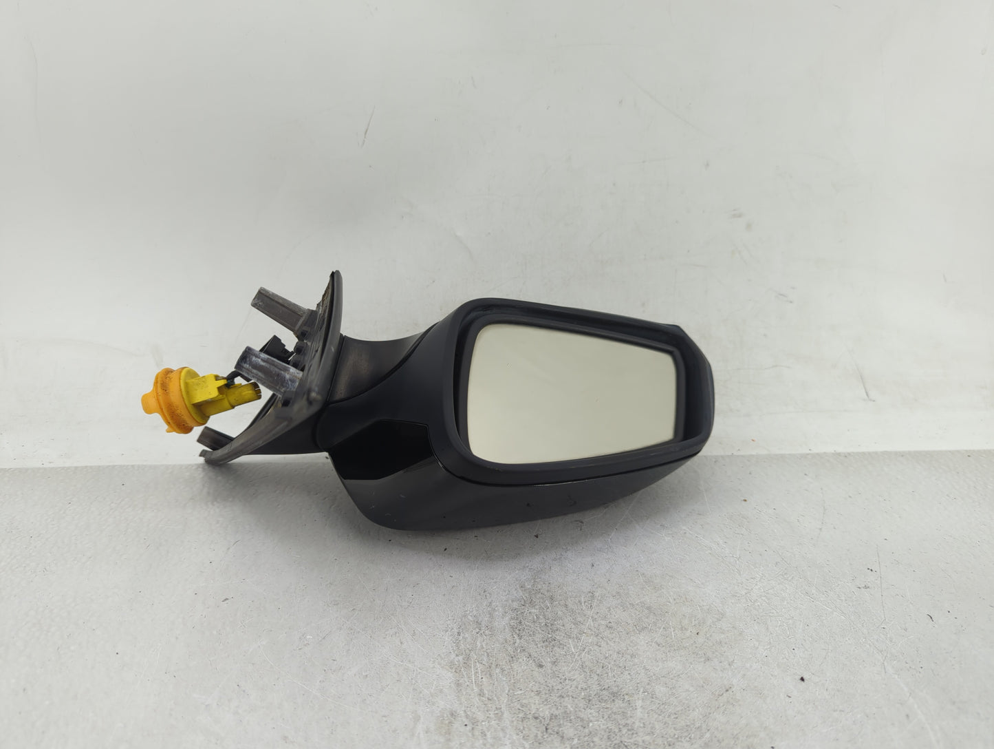 2014-2016 Bmw 528i Driver Side View Mirror - Left Door Mirror OEM Used - Oemusedautoparts1.com