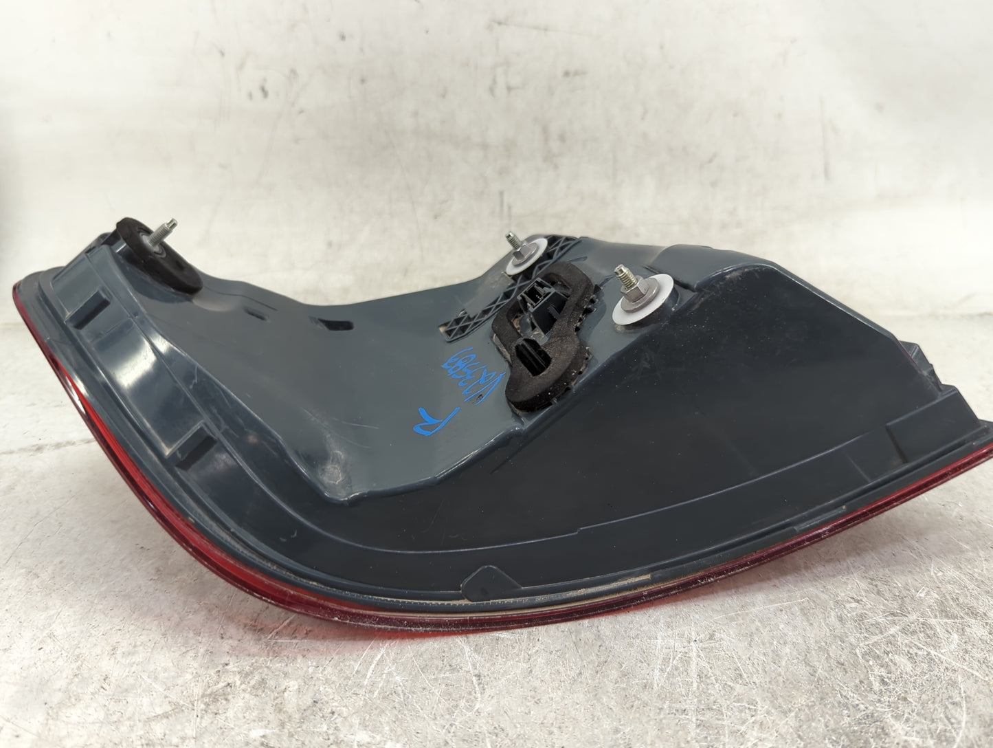 2014-2016 Bmw 528i Tail Light Assembly Passenger Right OEM P/N:184080-02 Fits Fits 2014 2015 2016 OEM Used Auto Parts - Oemu