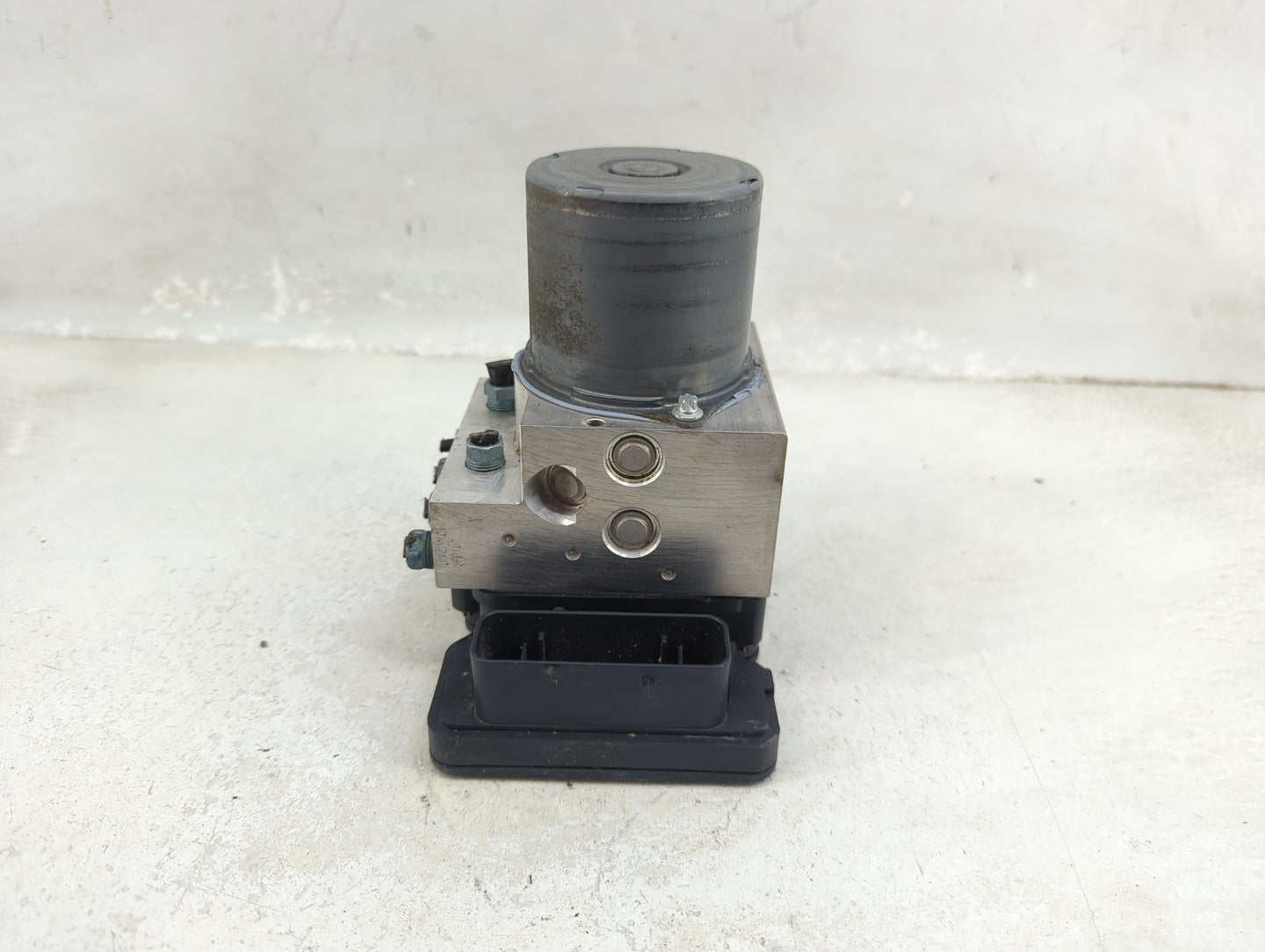 2012-2016 Bmw 528i ABS Pump Control Module Replacement P/N:6868335-01 Fits Fits 2012 2013 2014 2015 2016 2017 2018 OEM Used 