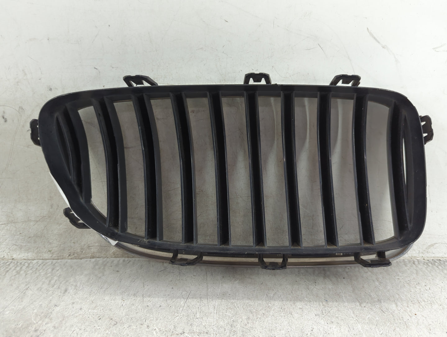 2014-2016 Bmw 528i Front Grille Bumper Not Included 1459552 - Oemusedautoparts1.com