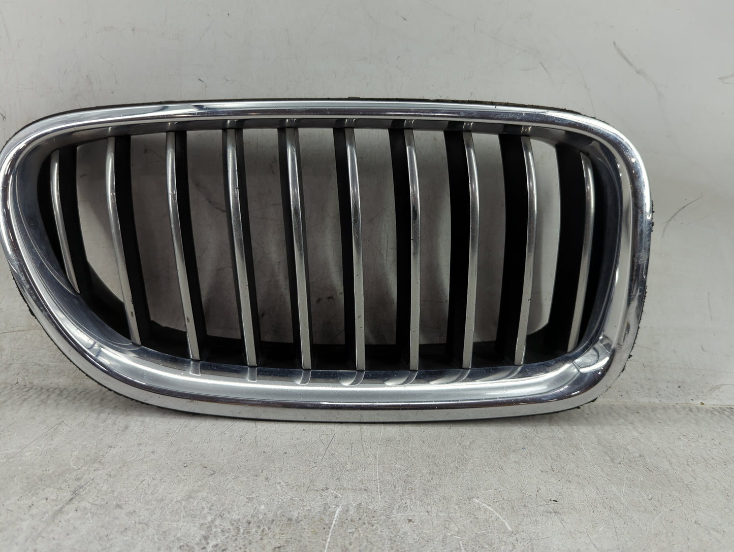 2014-2016 Bmw 528i Front Grille Bumper Not Included 1459798 - Oemusedautoparts1.com