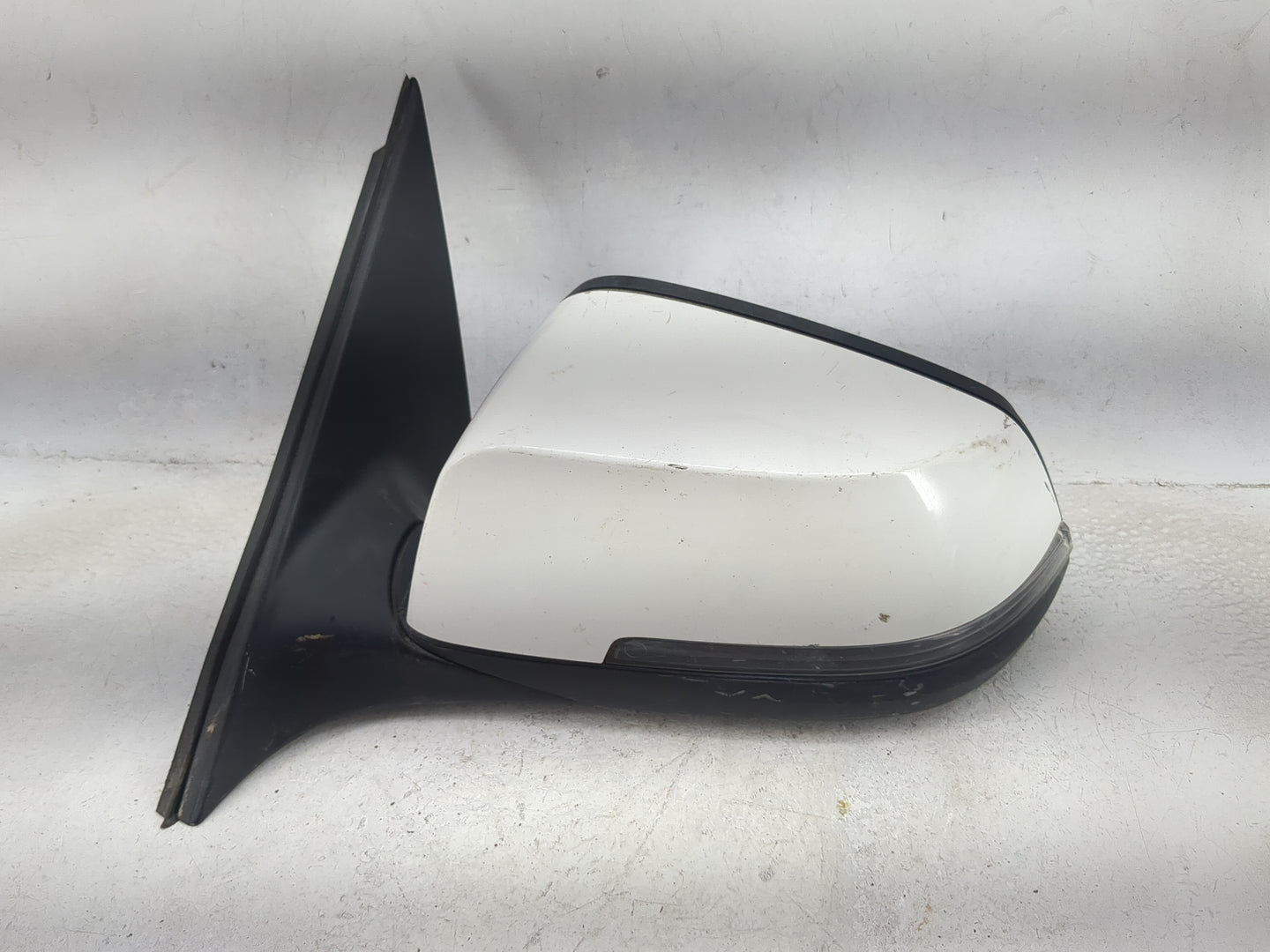 2014-2016 Bmw 528i Driver Side View Mirror - Left Door Mirror OEM Used - Oemusedautoparts1.com