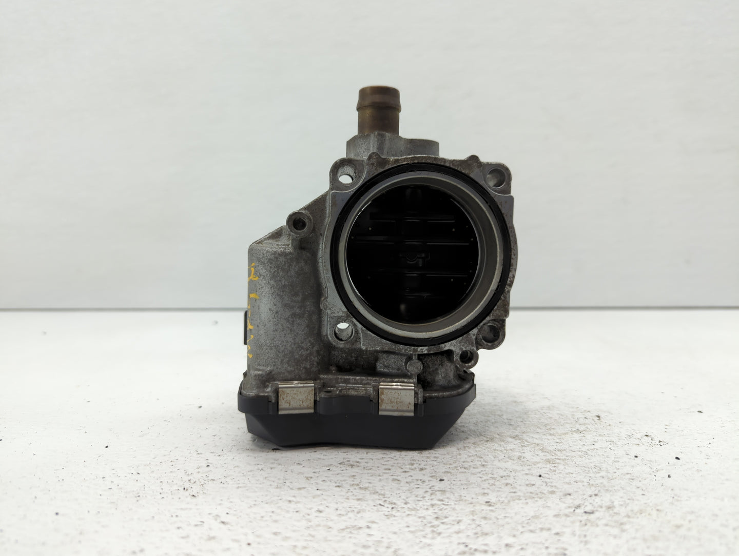 2012-2016 Bmw 528i Throttle Body P/N:1354 7588625-04 1354 7588625-03 Fits Fits 2012 2013 2014 2015 2016 2017 2018 OEM Used A