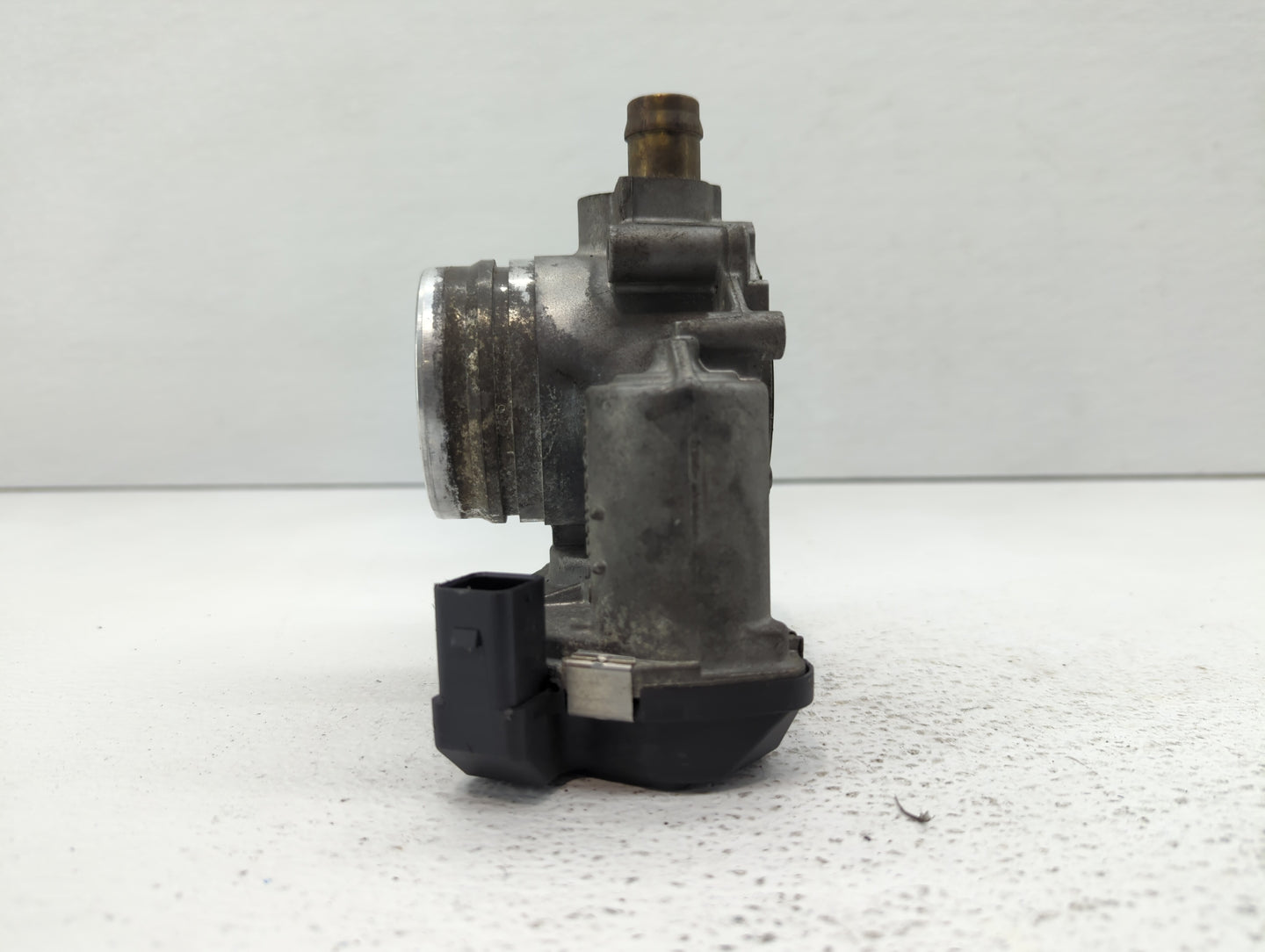2012-2016 Bmw 528i Throttle Body P/N:1354 7588625-04 1354 7588625-03 Fits Fits 2012 2013 2014 2015 2016 2017 2018 OEM Used A