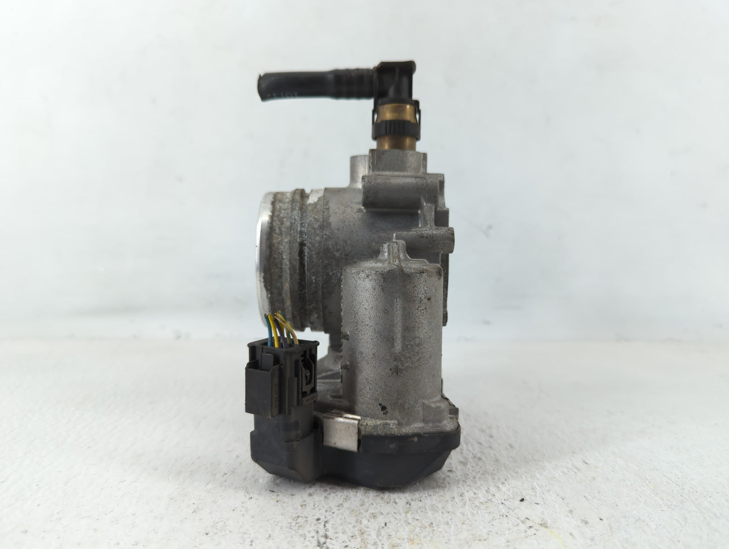 2012-2016 Bmw 528i Throttle Body P/N:1354 7588625-04 Fits Fits 2012 2013 2014 2015 2016 2017 2018 OEM Used Auto Parts - Oemu