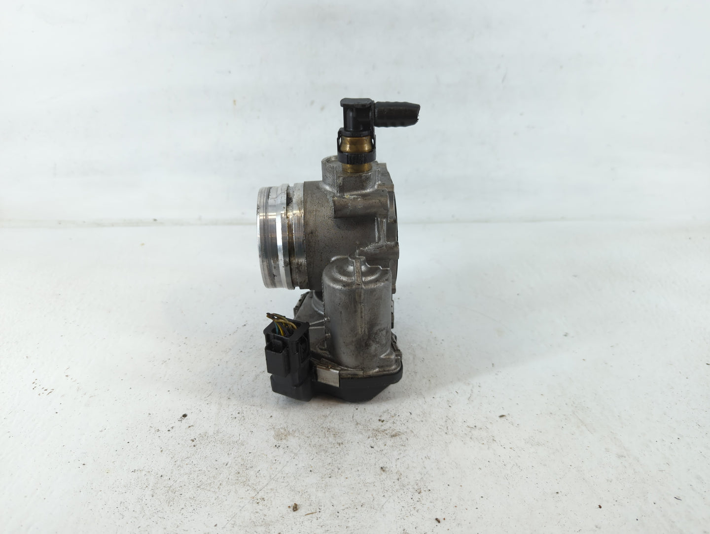 2012-2016 Bmw 528i Throttle Body P/N:A2C83786800 Fits Fits 2012 2013 2014 2015 2016 2017 2018 OEM Used Auto Parts - Oemuseda
