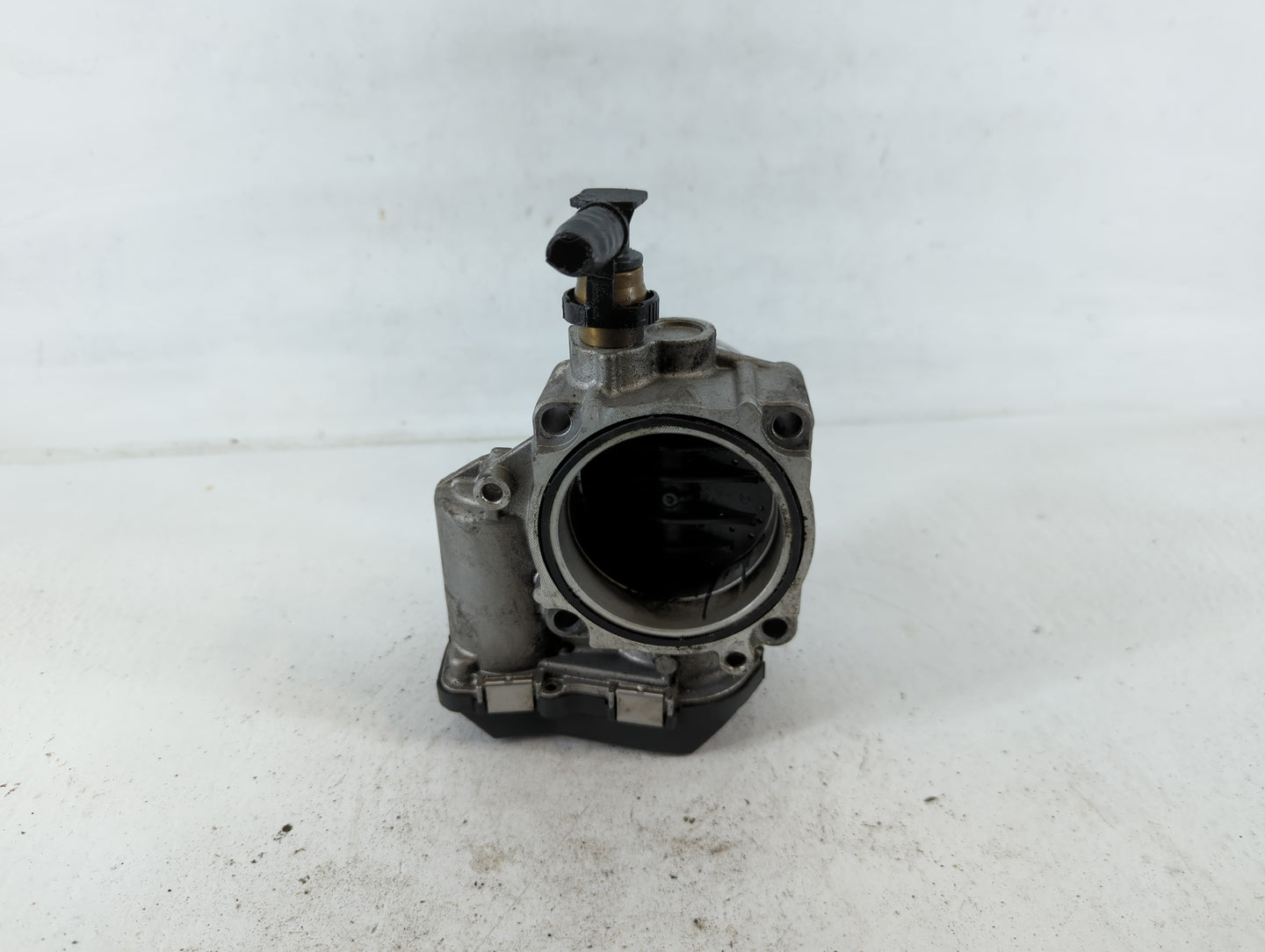 2012-2016 Bmw 528i Throttle Body P/N:A2C83786800 Fits Fits 2012 2013 2014 2015 2016 2017 2018 OEM Used Auto Parts - Oemuseda