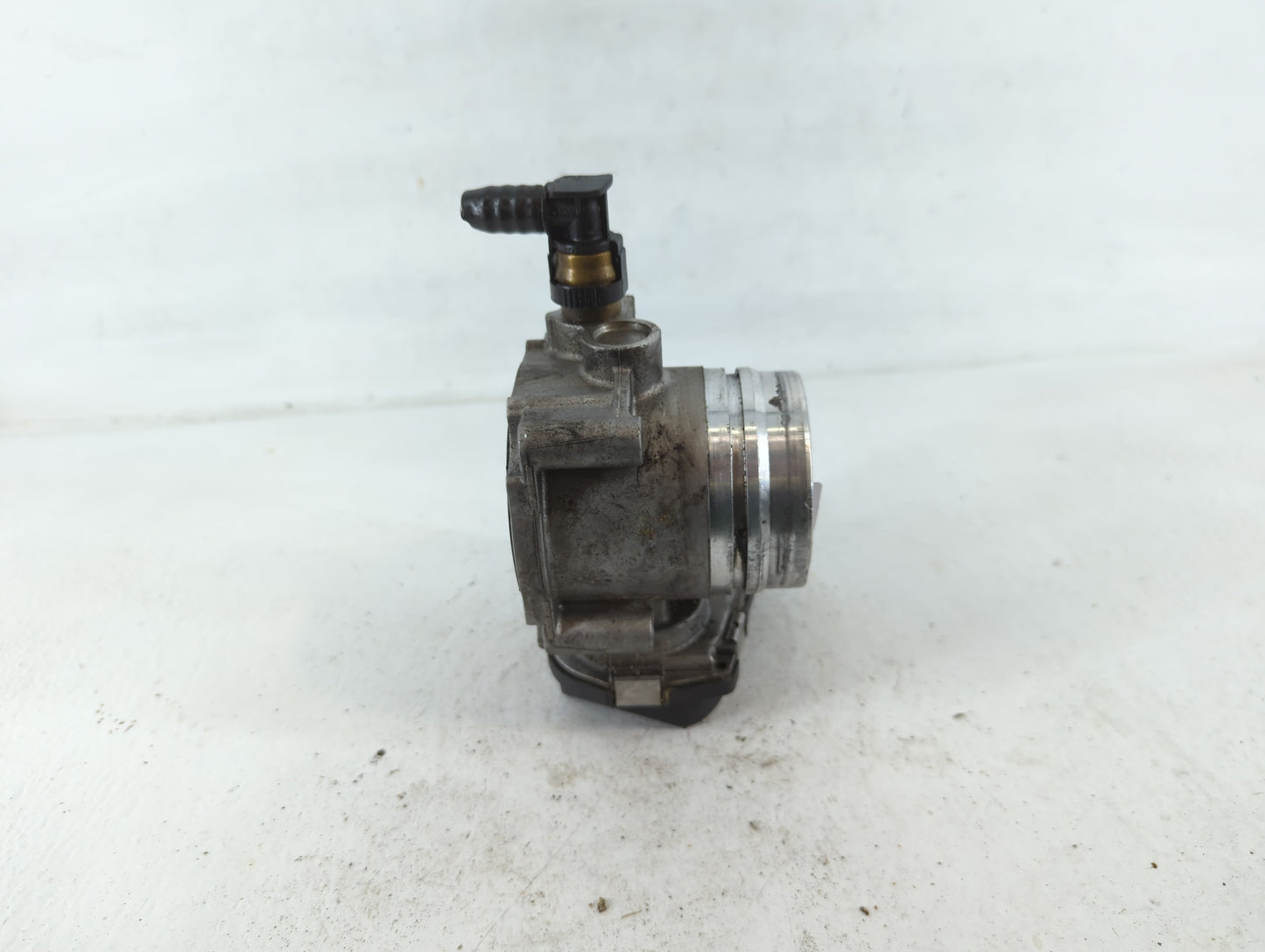 2012-2016 Bmw 528i Throttle Body P/N:A2C83786800 Fits Fits 2012 2013 2014 2015 2016 2017 2018 OEM Used Auto Parts - Oemuseda